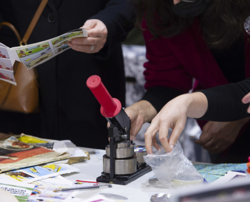 Atelier fabrique de badges