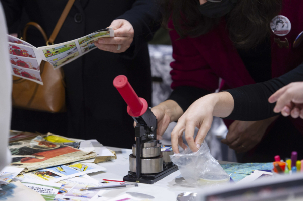 Atelier fabrique de badges